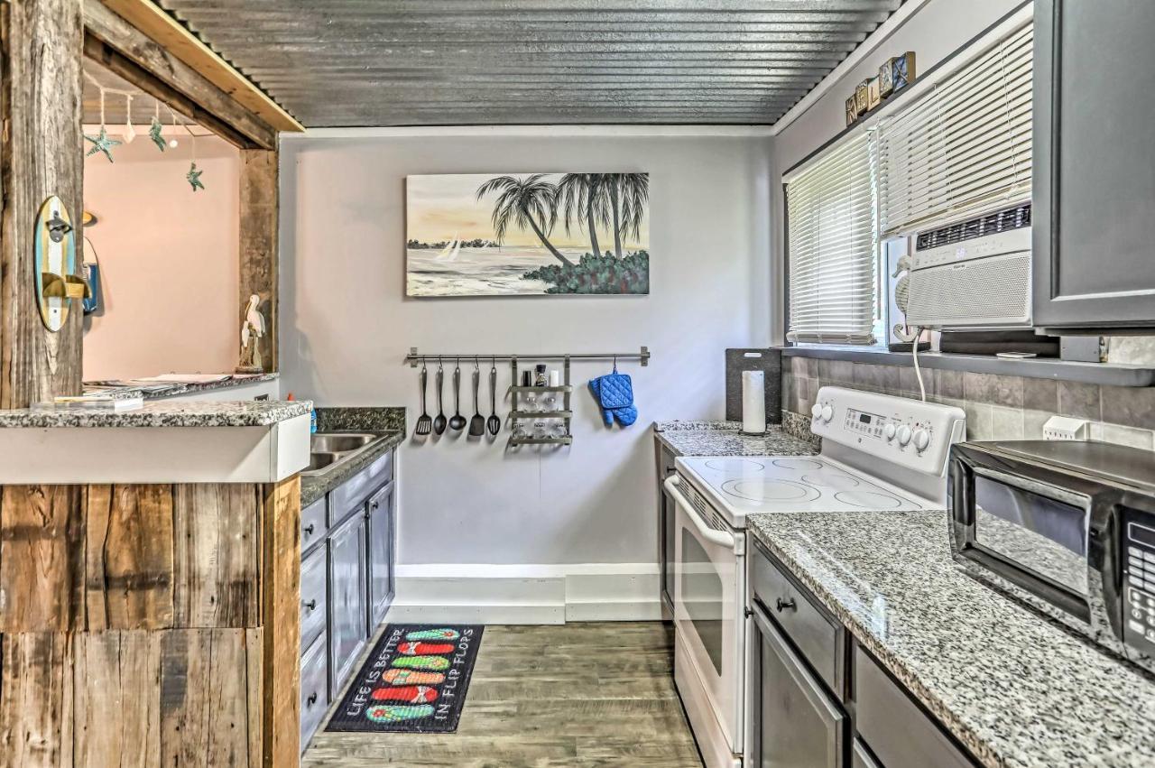 Ocean Isle Beach Studio 1 Mi To Downtown And Pier Екстериор снимка