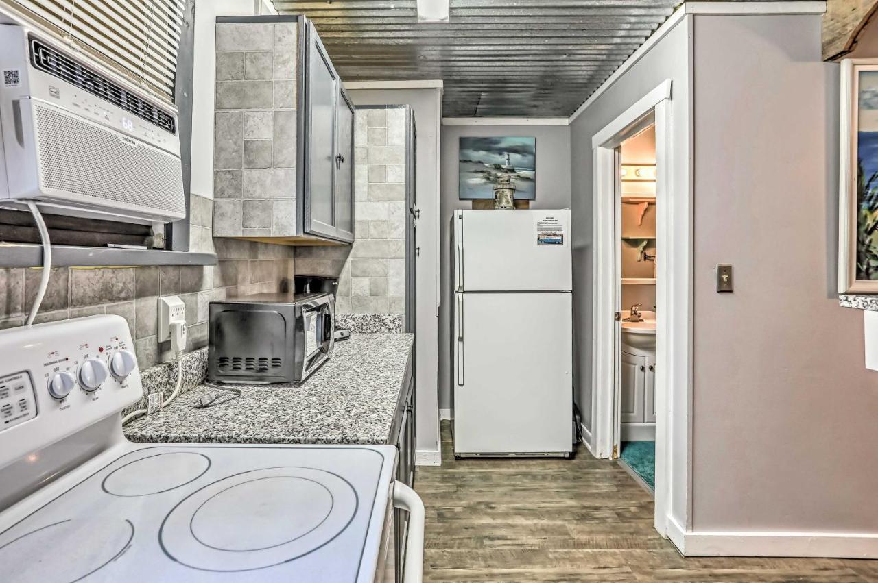 Ocean Isle Beach Studio 1 Mi To Downtown And Pier Екстериор снимка